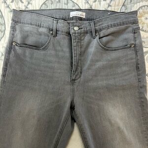 EUC gray LOFT skinny jeans